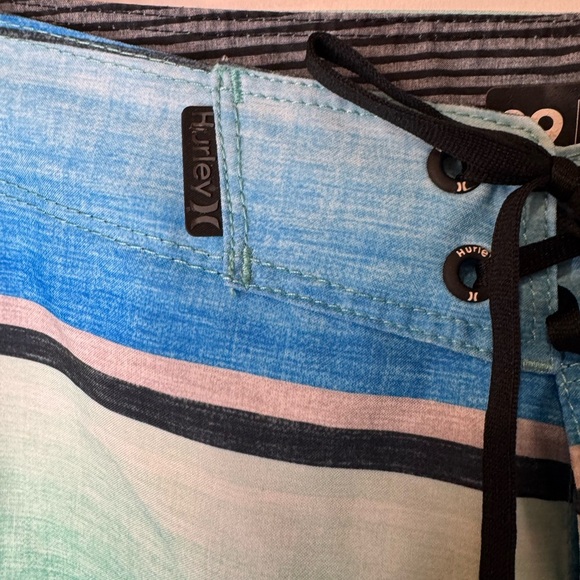 Hurley board shorts size 29 - Picture 4 of 10